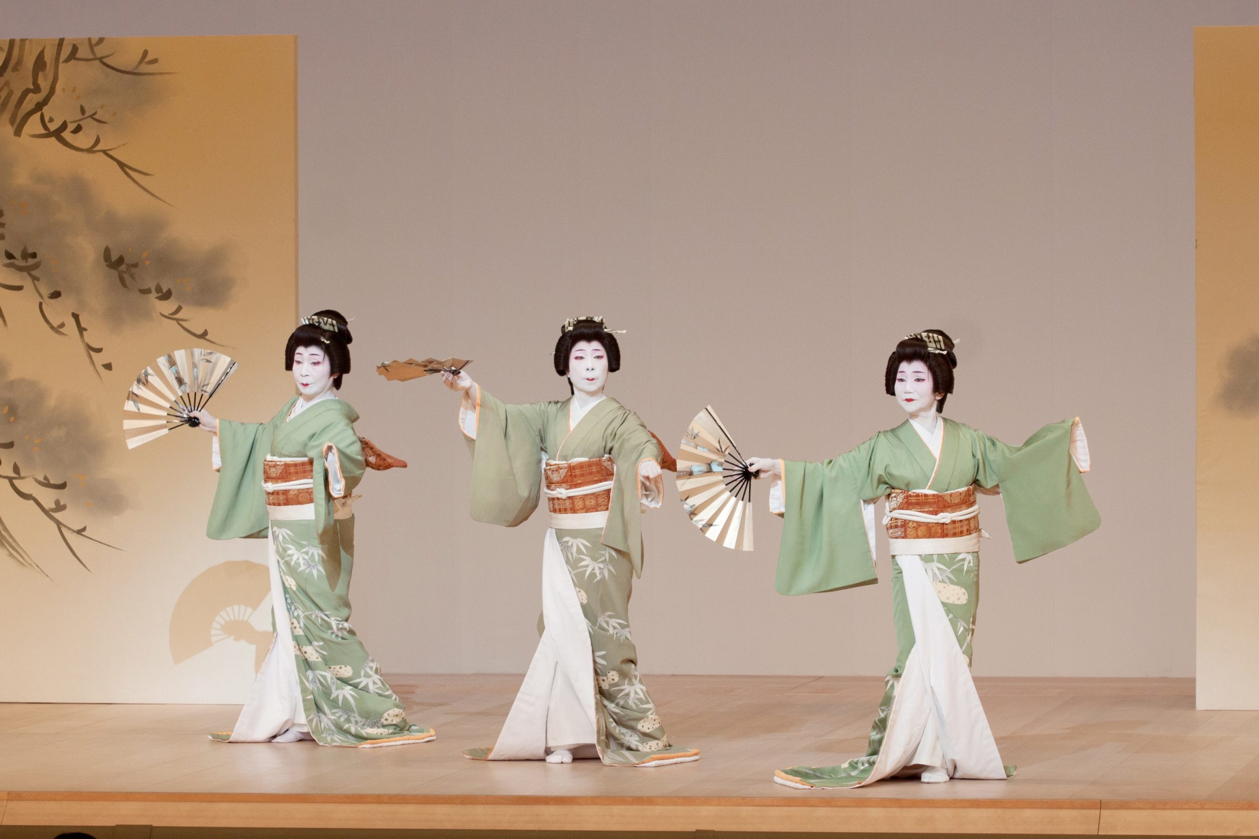 竹:扇嗣奈、扇久美城、扇条環