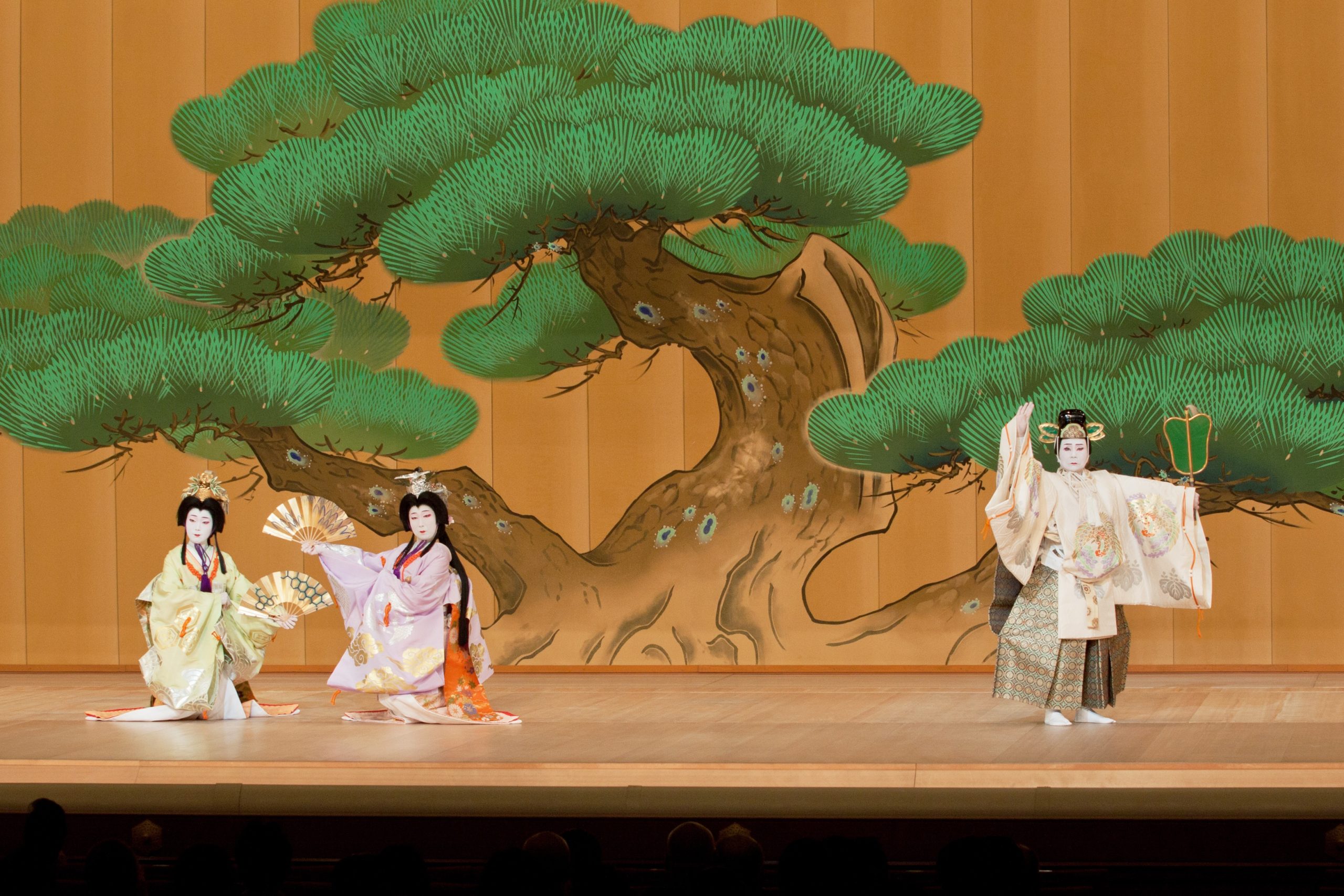 王:扇力巳 鶴:扇巳人 亀:扇力也